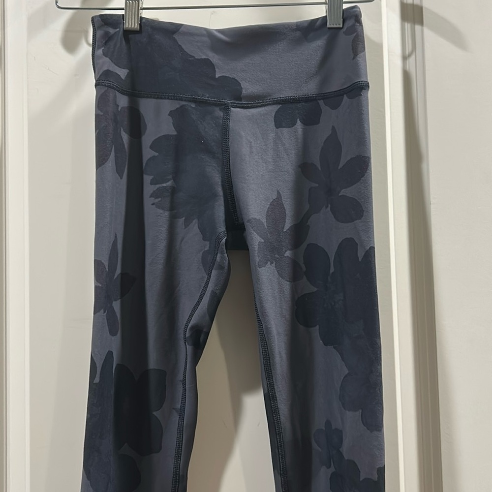 Becco wide waistband Floral Mid Rise Capri Leggings Athleisure Yoga Run size S